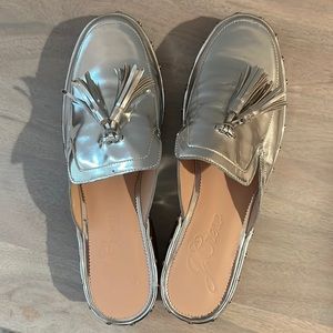 Dakota tassel clogs in metallic specchio leather Silver Size 11